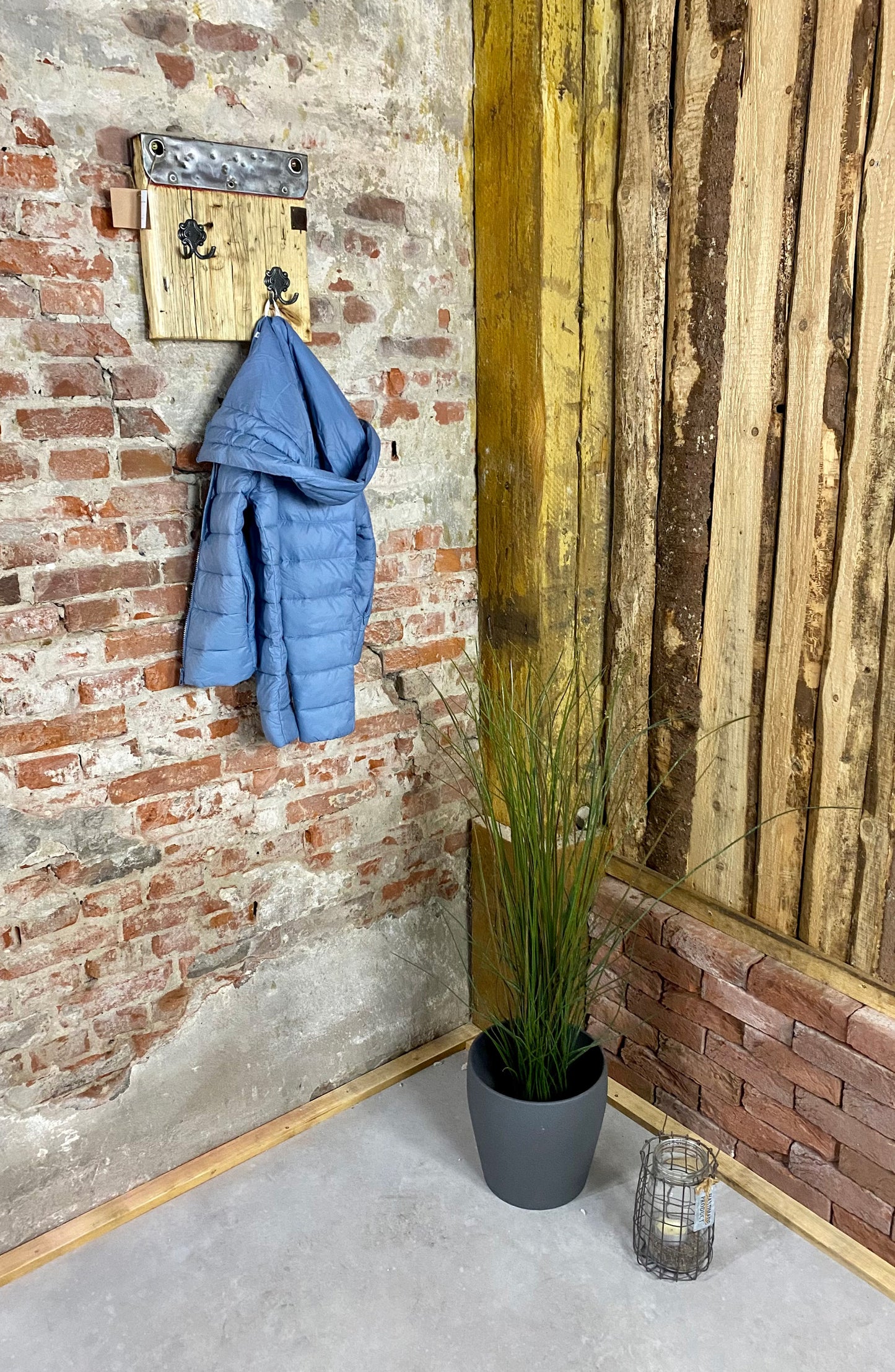 Garderobe mit 2 Haken