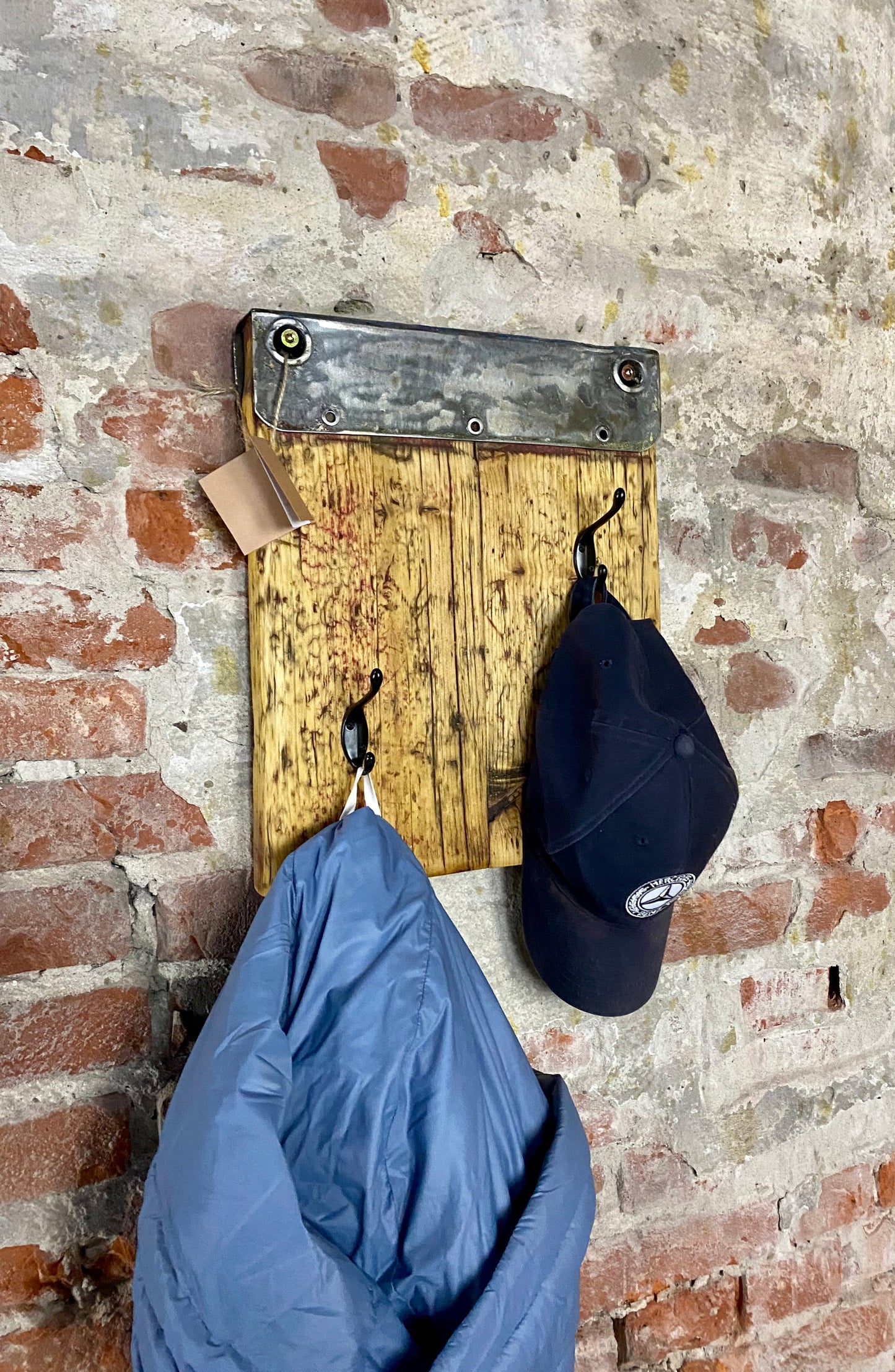 Garderobe mit 2 Haken