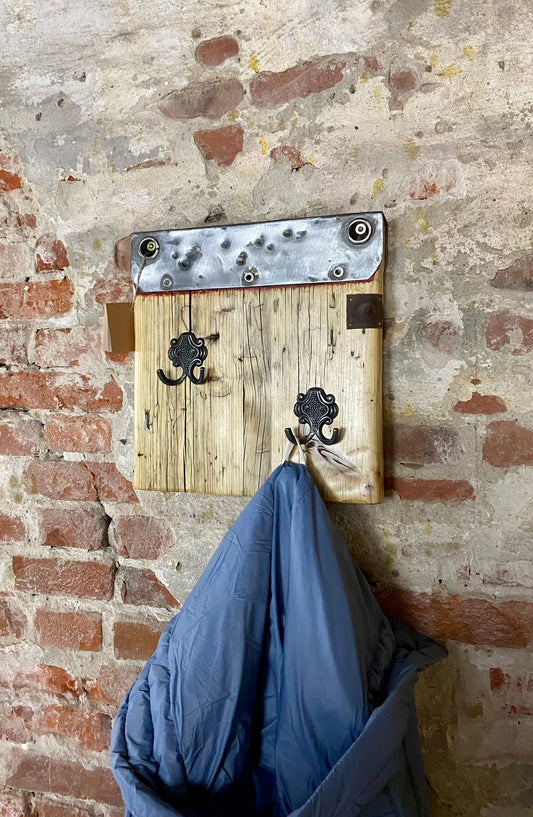 Garderobe mit 2 Haken